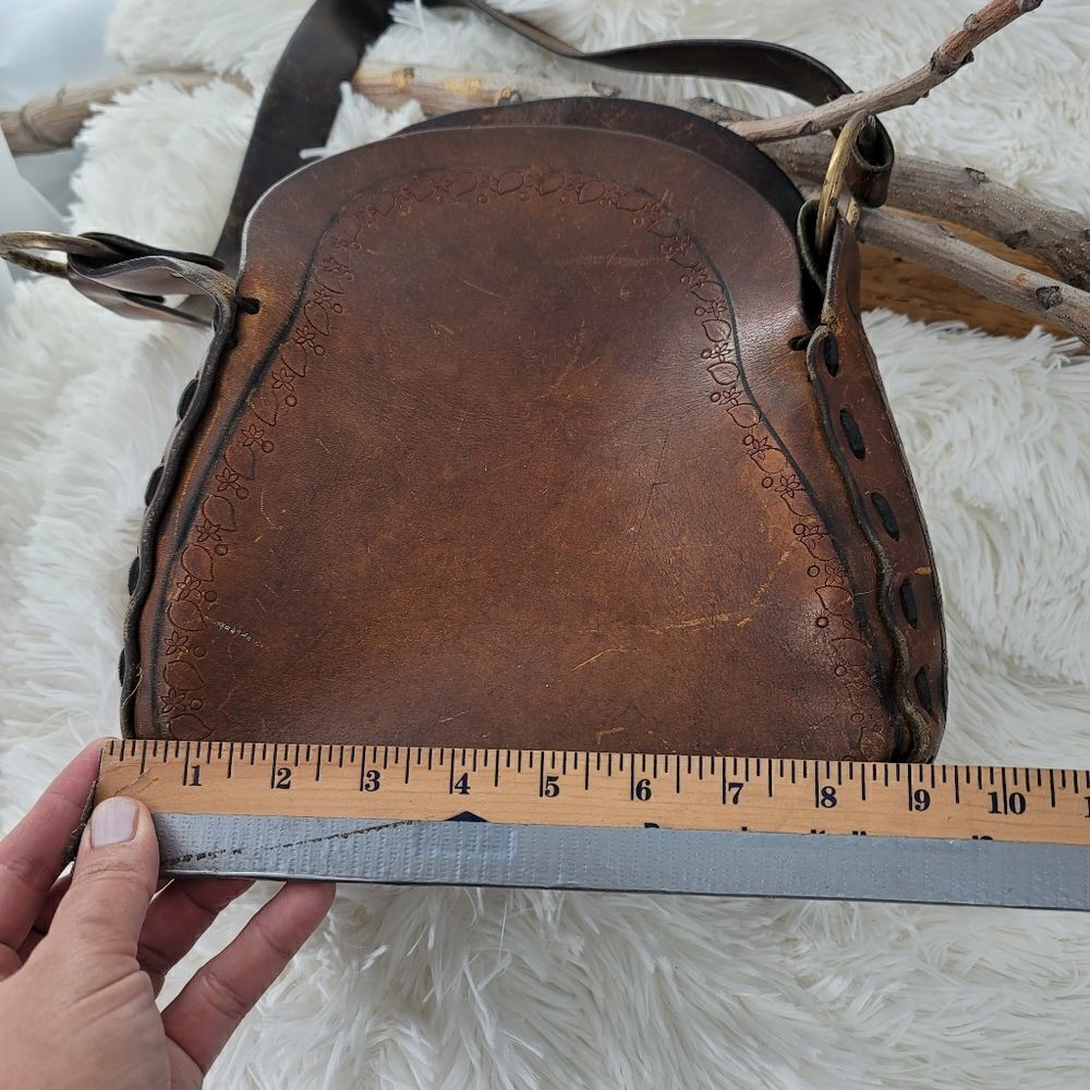 Vintage leather hand tooled shoulder bag 70s - Picture 5 of 13